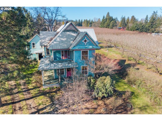 1580 MARKHAM Rd, Hood River, OR 97031