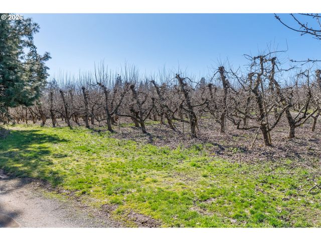 1580 MARKHAM Rd, Hood River, OR 97031