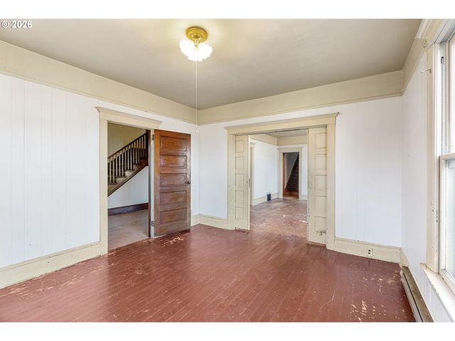 1580 MARKHAM Rd, Hood River, OR 97031