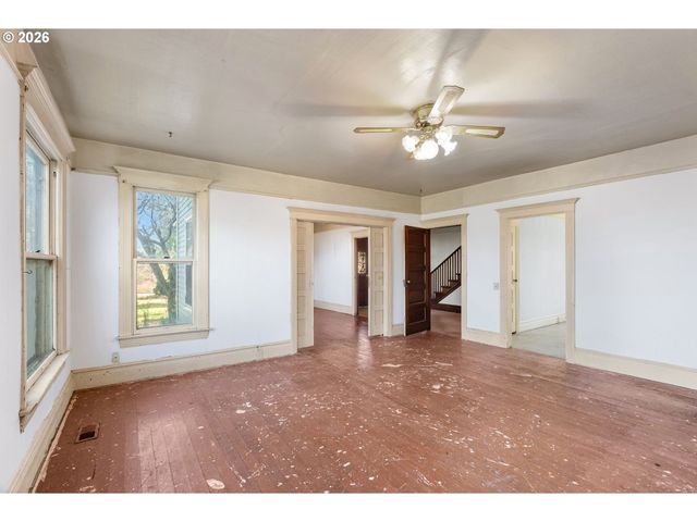 1580 MARKHAM Rd, Hood River, OR 97031