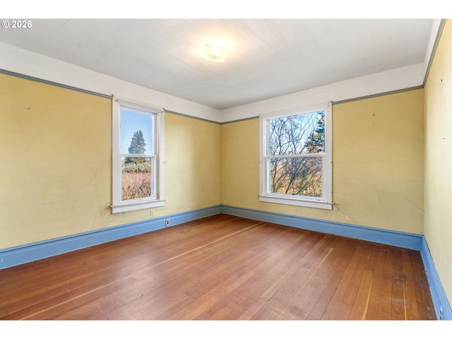 1580 MARKHAM Rd, Hood River, OR 97031