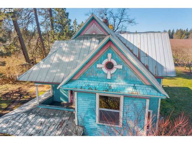 1580 MARKHAM Rd, Hood River, OR 97031