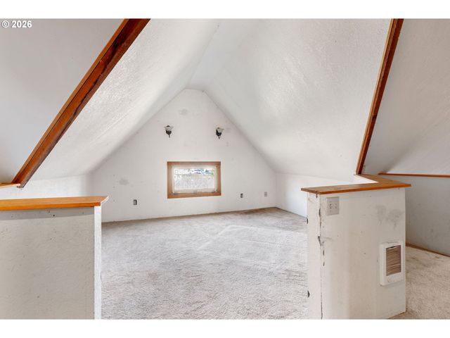 1580 MARKHAM Rd, Hood River, OR 97031