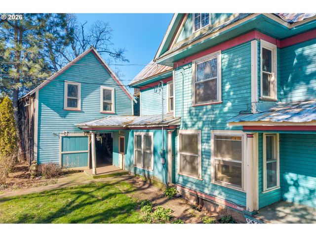 1580 MARKHAM Rd, Hood River, OR 97031