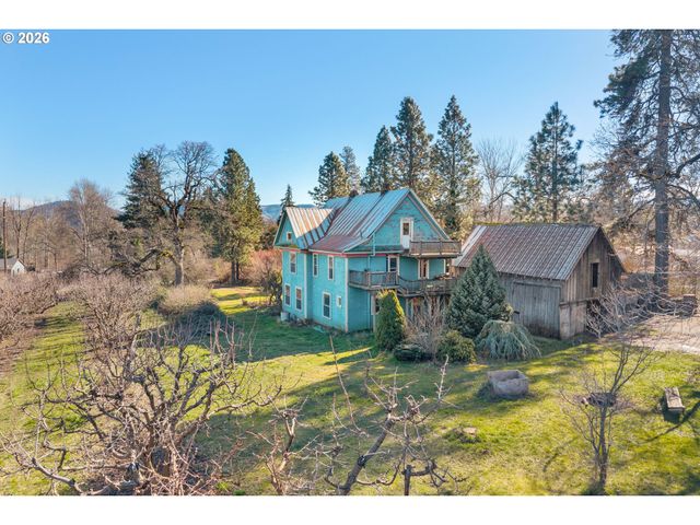 1580 MARKHAM Rd, Hood River, OR 97031