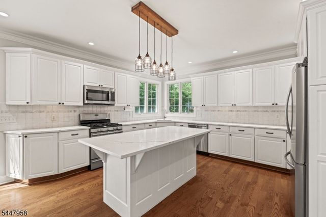 7 Harmony Ct, Southampton Twp., NJ 08088