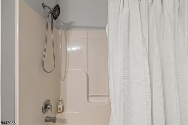 7 Harmony Ct, Southampton Twp., NJ 08088