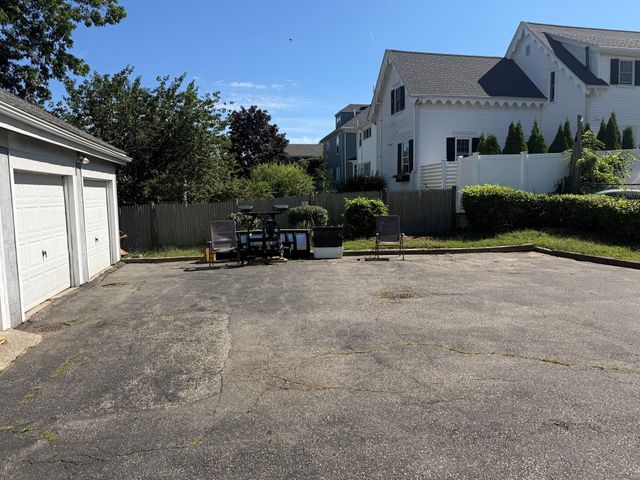 281 Court St 2, Plymouth, MA 02360