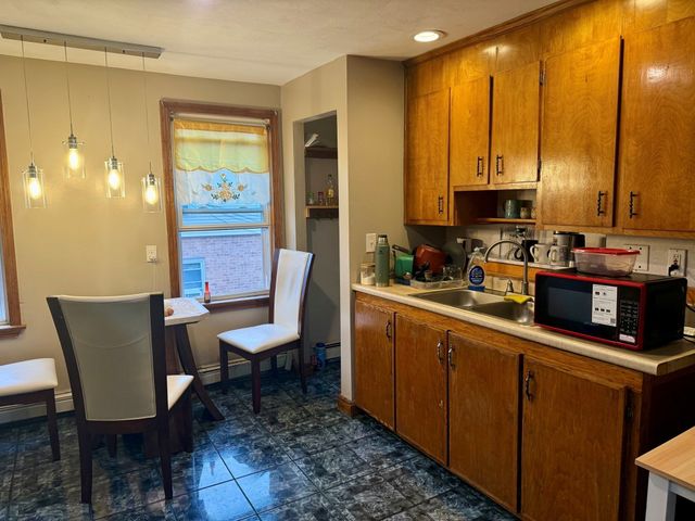 281 Court St 2, Plymouth, MA 02360