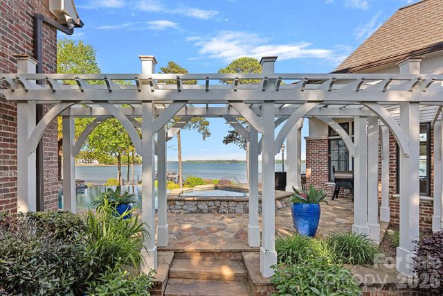 109 Conway Court, Mooresville, NC 28117