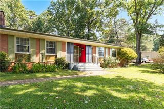 3721 Hawkedale Drive, Winston-salem, NC 27106