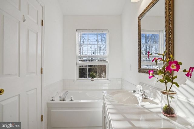 12 HARBOUR HEIGHTS DR, Annapolis, MD 21401