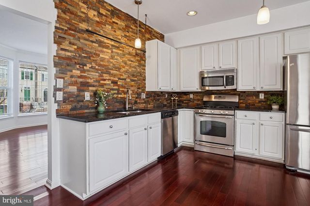 12 HARBOUR HEIGHTS DR, Annapolis, MD 21401