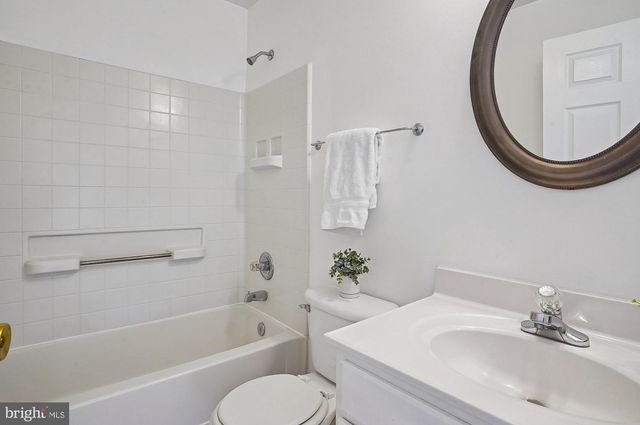 12 HARBOUR HEIGHTS DR, Annapolis, MD 21401