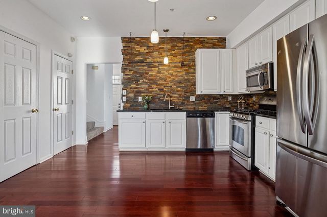 12 HARBOUR HEIGHTS DR, Annapolis, MD 21401