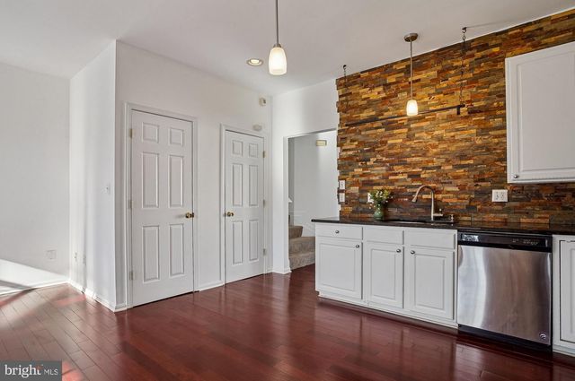 12 HARBOUR HEIGHTS DR, Annapolis, MD 21401