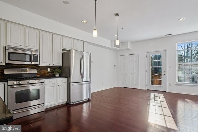 12 HARBOUR HEIGHTS DR, Annapolis, MD 21401