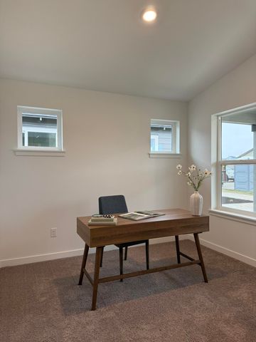 604 NE Mitchell Street 169, Madras, OR 97741