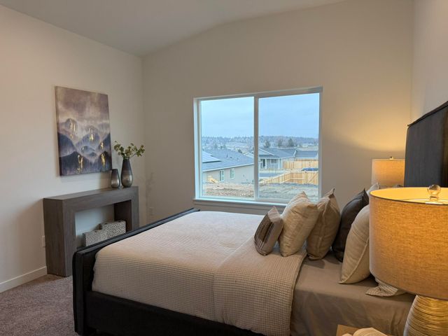 604 NE Mitchell Street 169, Madras, OR 97741