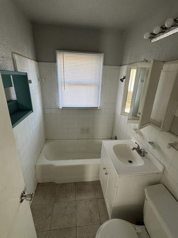 1215 NW Logan Avenue, Lawton, OK 73507