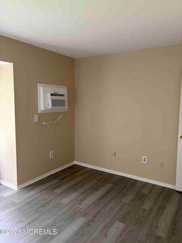 129 Amberly Drive D, Manalapan, NJ 07726