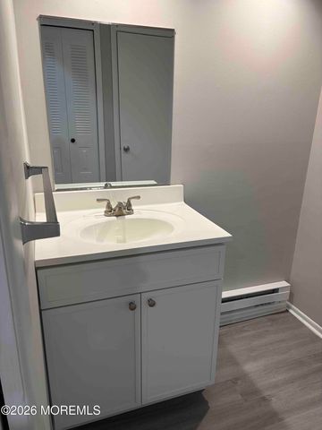 129 Amberly Drive D, Manalapan, NJ 07726