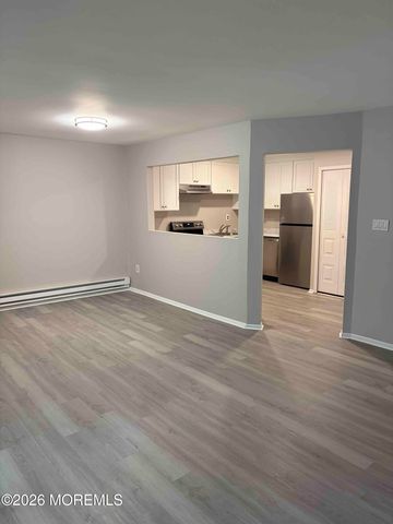 129 Amberly Drive D, Manalapan, NJ 07726
