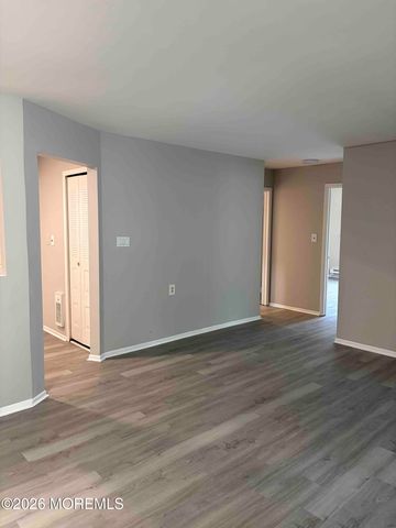129 Amberly Drive D, Manalapan, NJ 07726