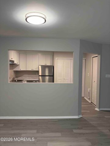 129 Amberly Drive D, Manalapan, NJ 07726
