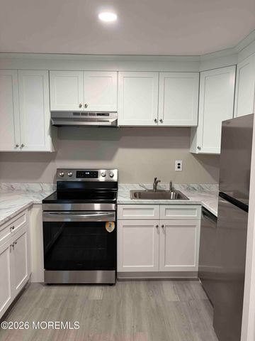 129 Amberly Drive D, Manalapan, NJ 07726