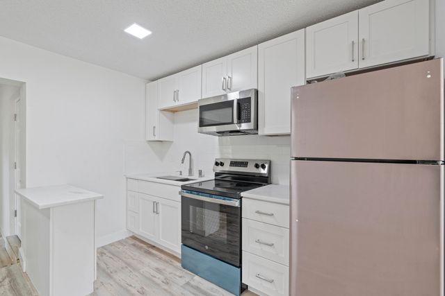 662 Granada Street, Fort Pierce, FL 34949