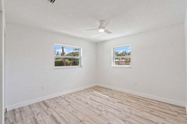 662 Granada Street, Fort Pierce, FL 34949