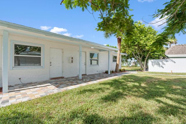 662 Granada Street, Fort Pierce, FL 34949