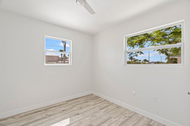 662 Granada Street, Fort Pierce, FL 34949