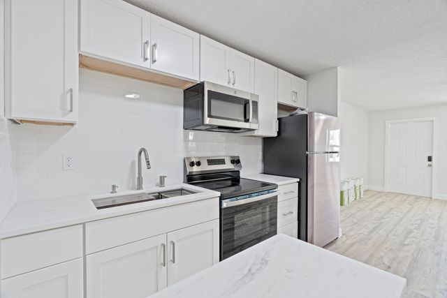 662 Granada Street, Fort Pierce, FL 34949