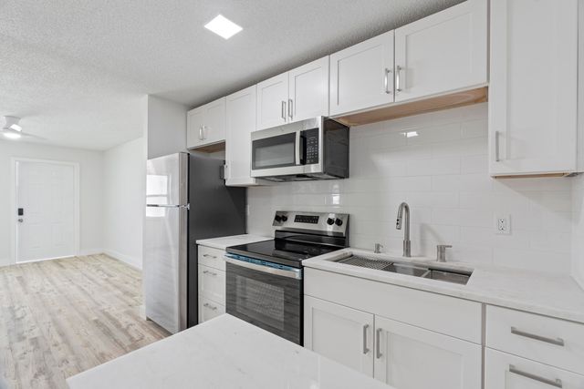 662 Granada Street, Fort Pierce, FL 34949