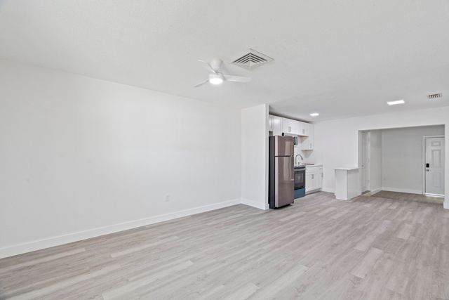 662 Granada Street, Fort Pierce, FL 34949