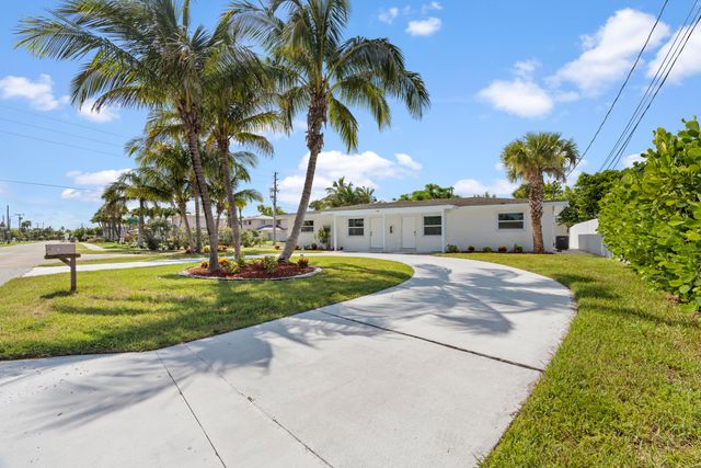 662 Granada Street, Fort Pierce, FL 34949