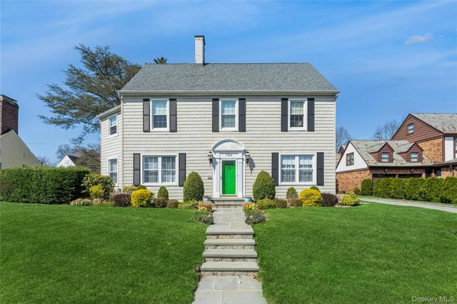 154 Wellington Road, Garden City, NY 11530