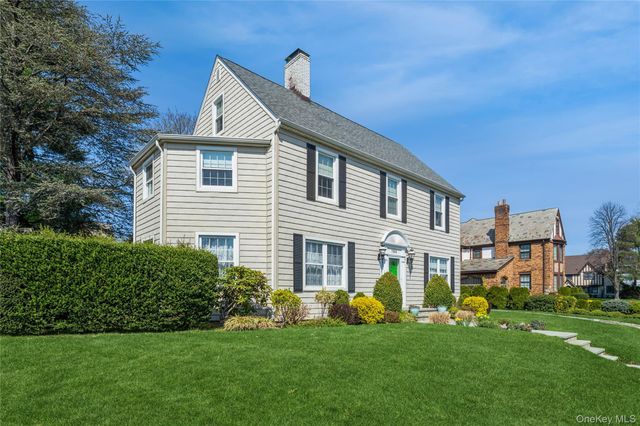 154 Wellington Road, Garden City, NY 11530
