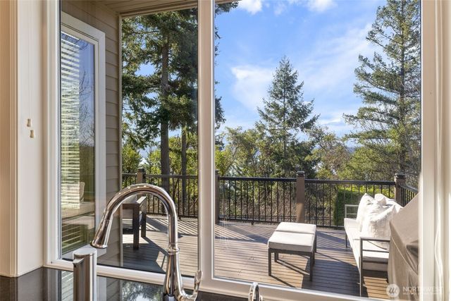 1915 205th Place NE, Sammamish, WA 98074