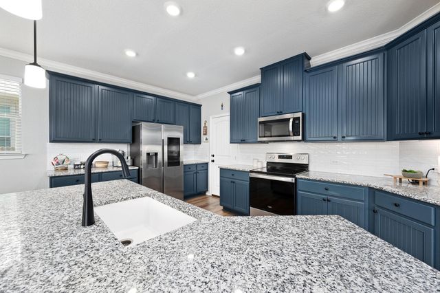 120 Kennicott DR, Kyle, TX 78640