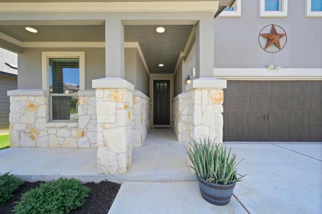 120 Kennicott DR, Kyle, TX 78640