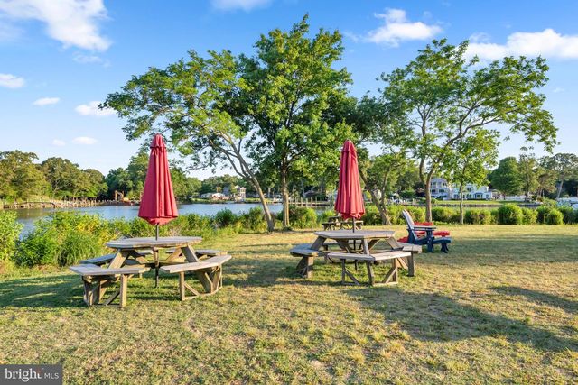 946 SHORE ACRES RD, Arnold, MD 21012