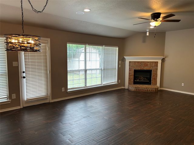 612 Everglade Drive, Mansfield, TX 76063