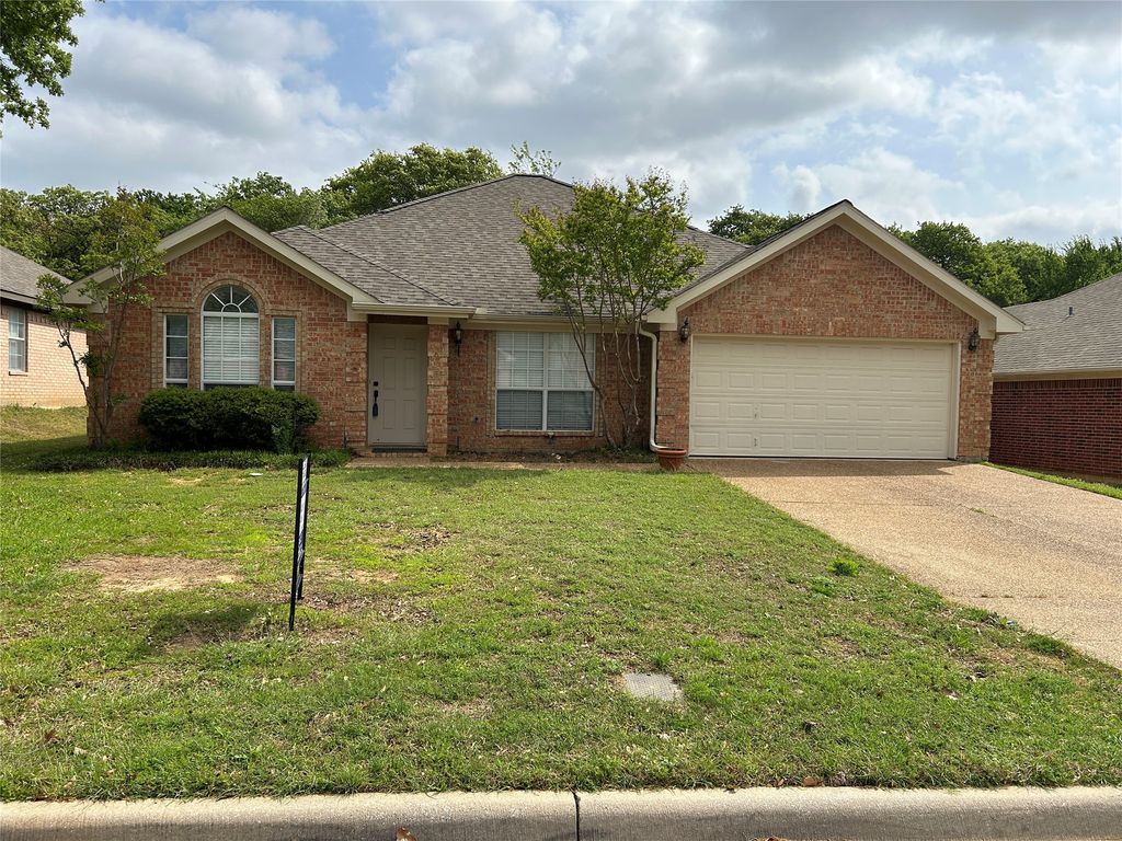 612 Everglade Drive, Mansfield, TX 76063