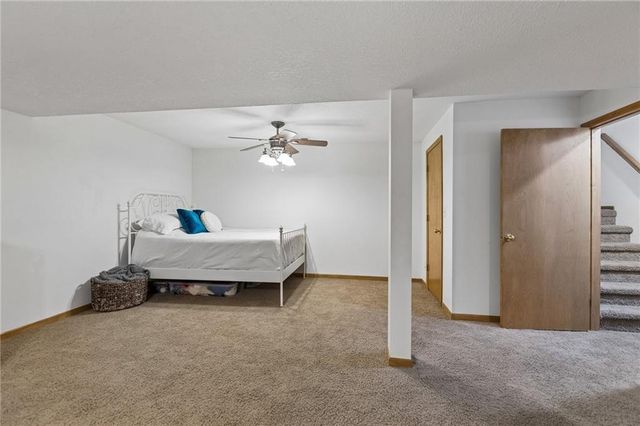 109 NW 101st Place, Kansas City, MO 64155