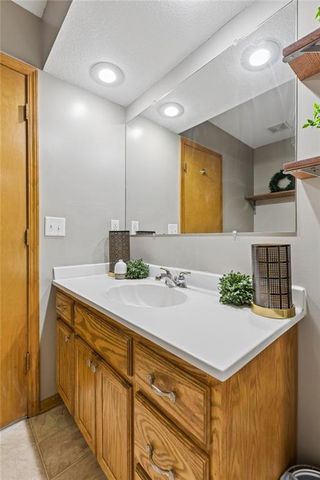 109 NW 101st Place, Kansas City, MO 64155