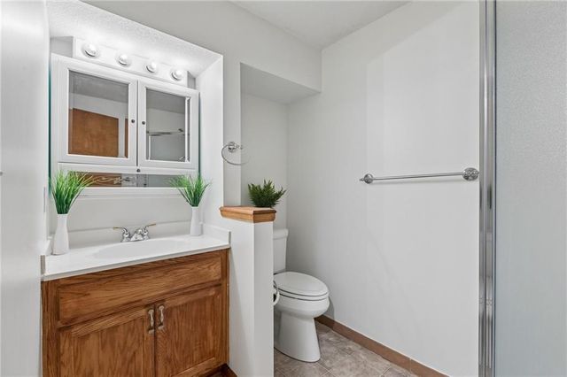 109 NW 101st Place, Kansas City, MO 64155