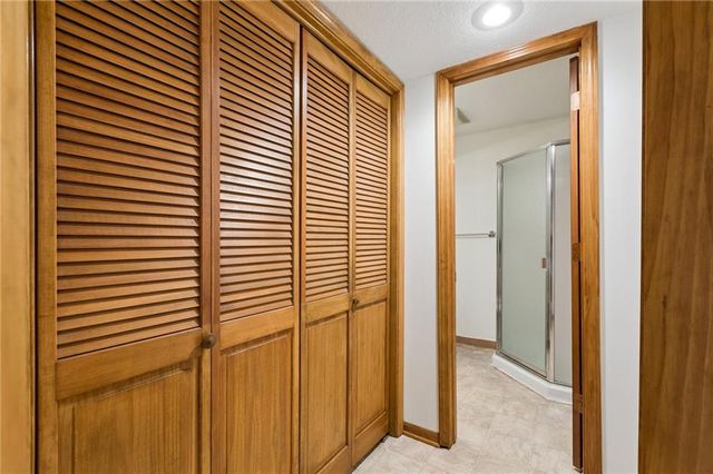 109 NW 101st Place, Kansas City, MO 64155